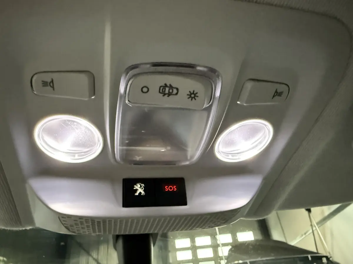 208 1.2 PureTech Active // Airco // Cruise
