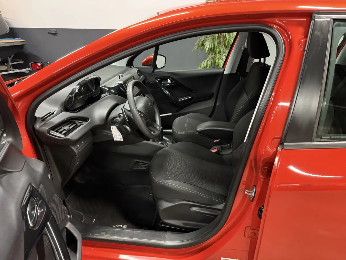 208 1.2 PureTech Active // Airco // Cruise