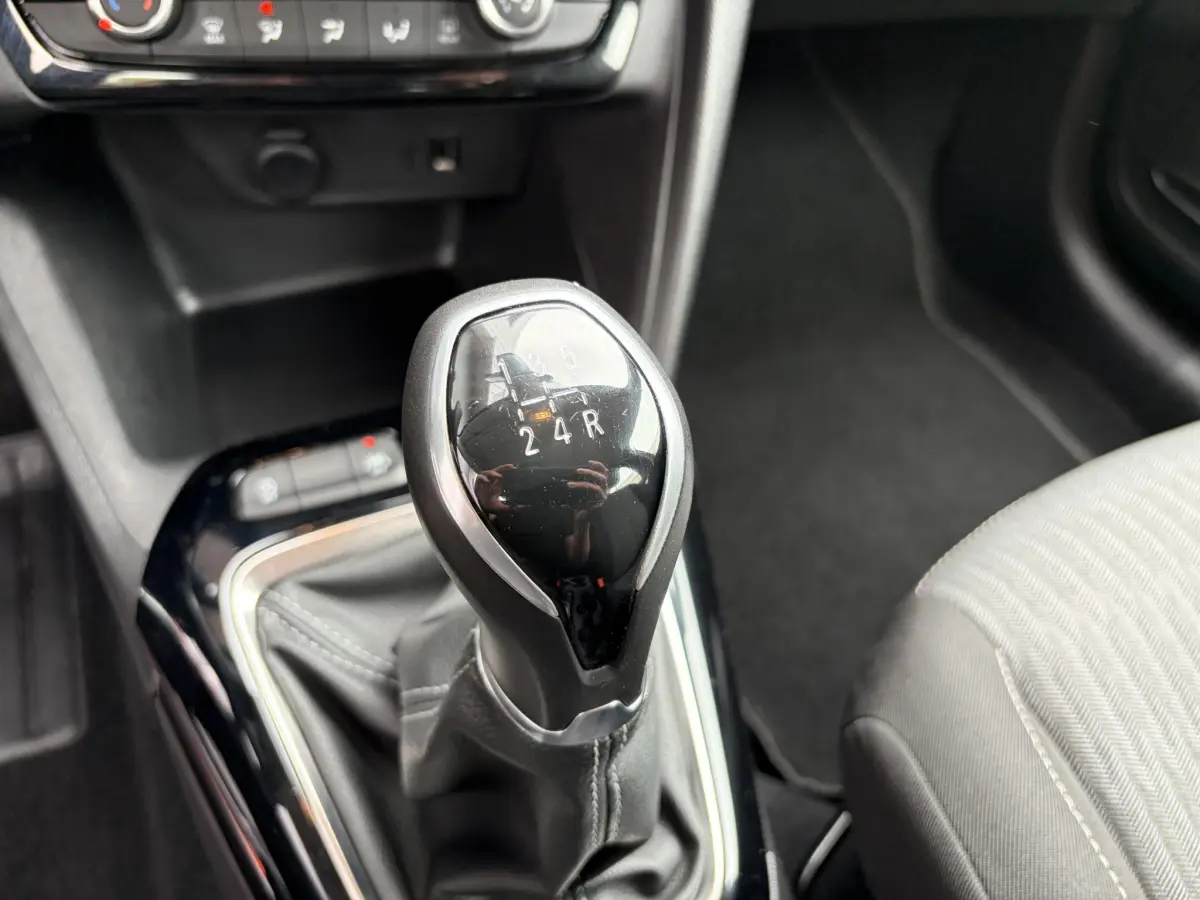 Corsa 1.2 Edition | Camera | CarPlay | Climate | CV |