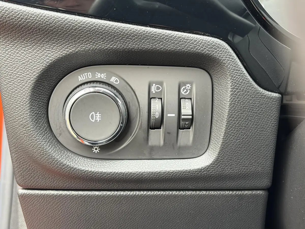 Corsa 1.2 Edition | Camera | CarPlay | Climate | CV |