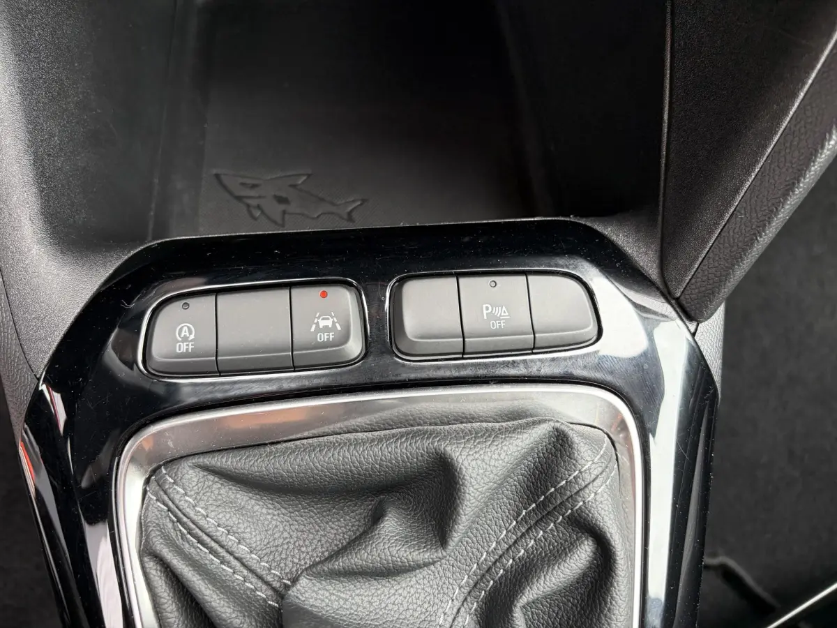 Corsa 1.2 Edition | Camera | CarPlay | Climate | CV |