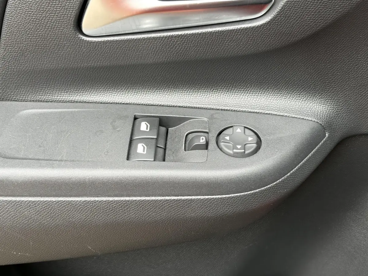 Corsa 1.2 Edition | Camera | CarPlay | Climate | CV |