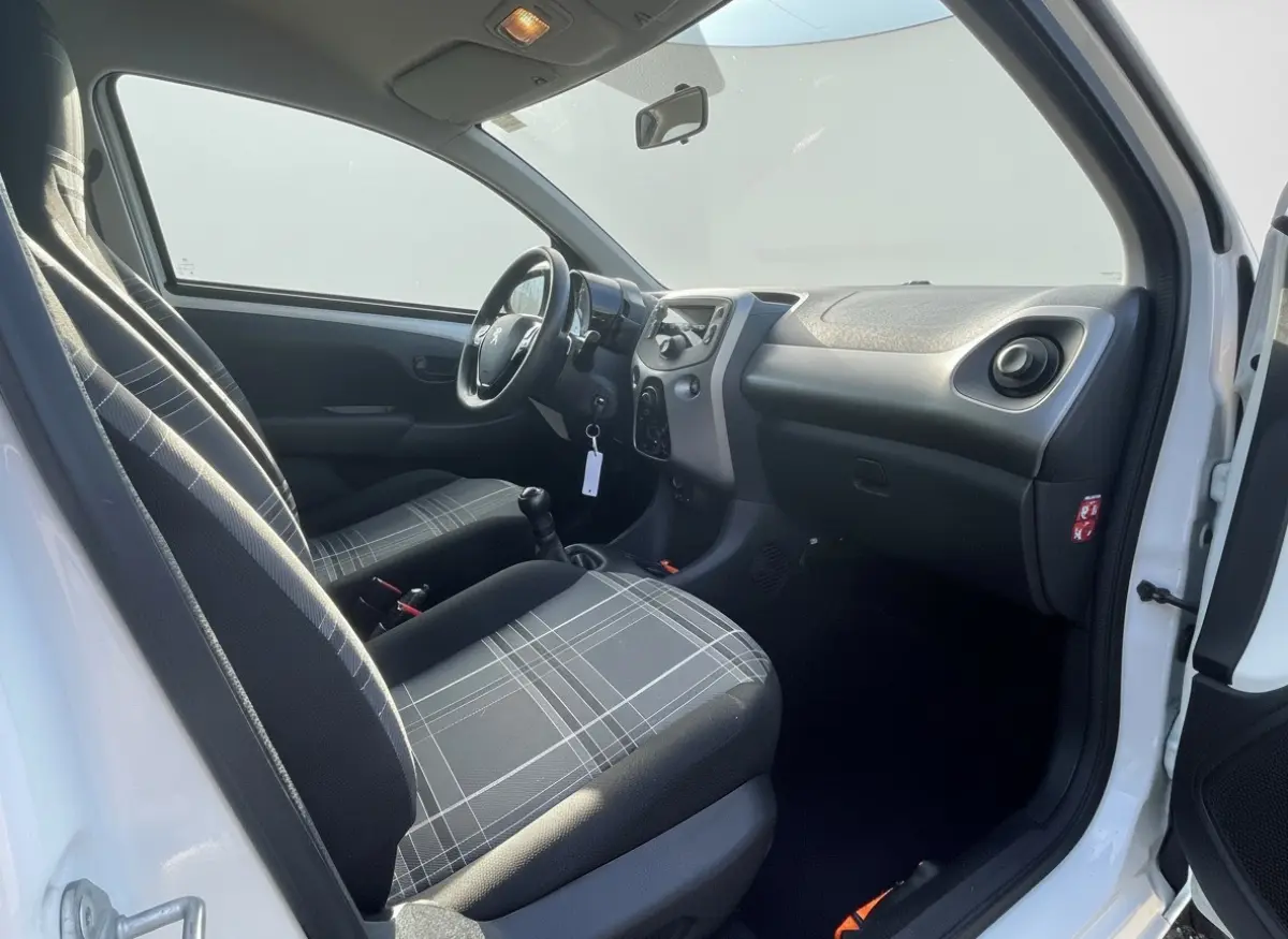 108 1.0 e-VTi Active, Airco, bluetooth audio