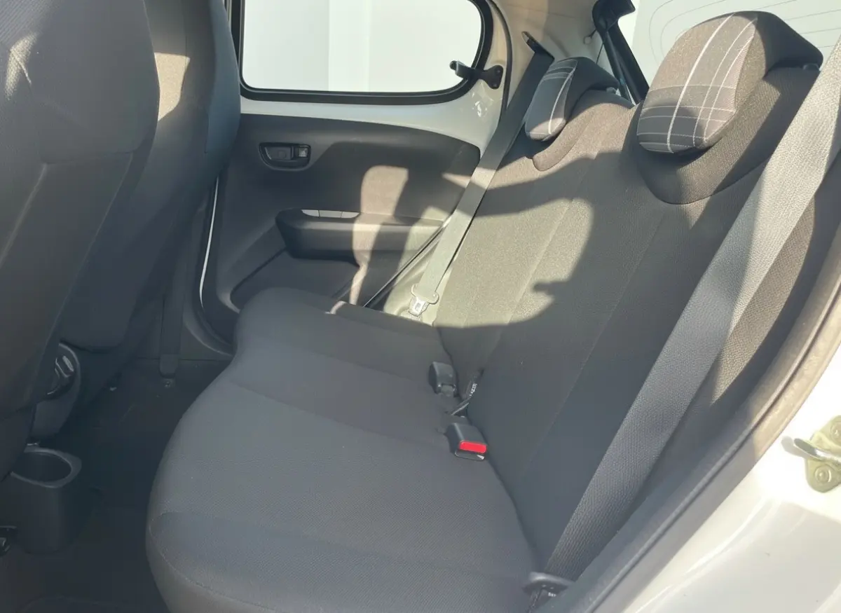 108 1.0 e-VTi Active, Airco, bluetooth audio
