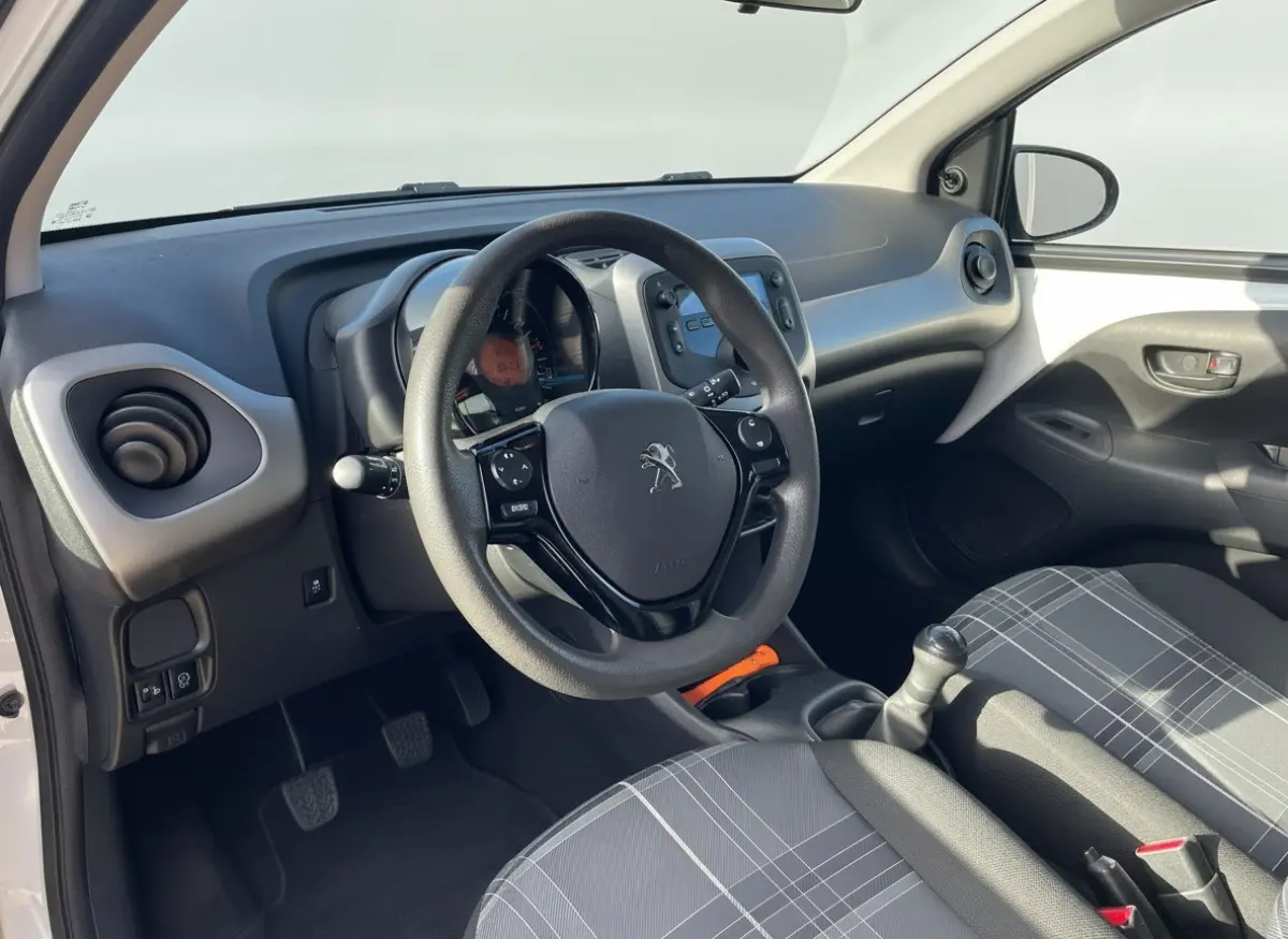 108 1.0 e-VTi Active, Airco, bluetooth audio