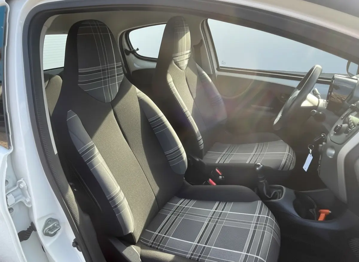108 1.0 e-VTi Active, Airco, bluetooth audio