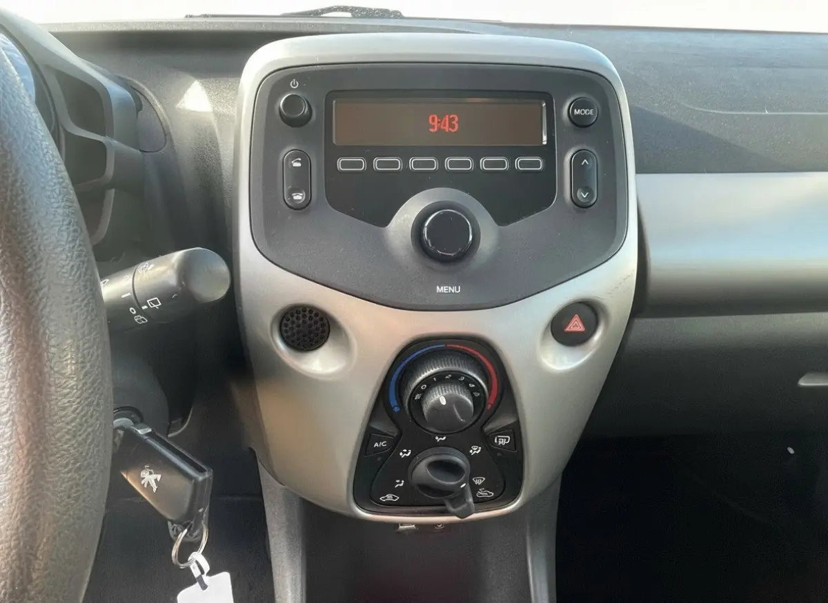 108 1.0 e-VTi Active, Airco, bluetooth audio