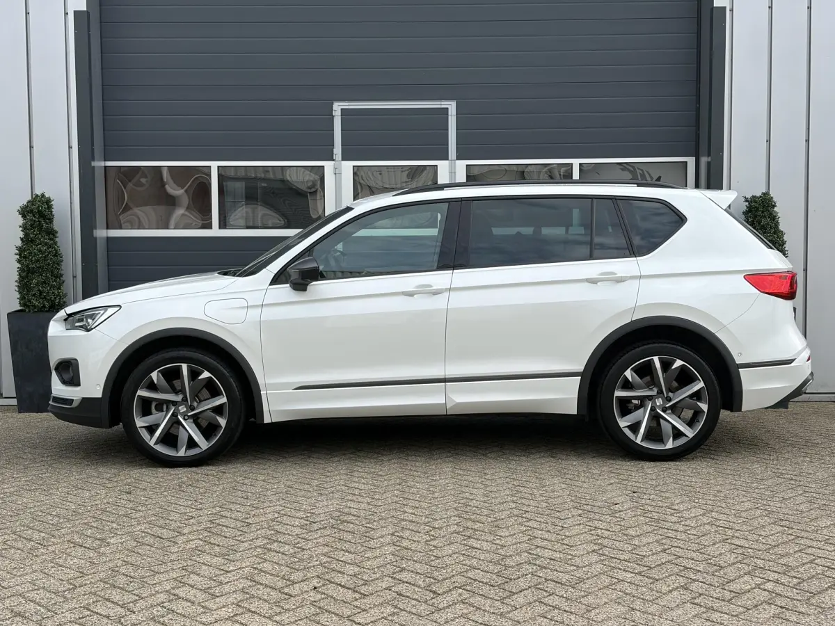 Tarraco 1.4 TSI e-Hybrid PHEV FR Business | LED | Keyless | Elektrische klep | Virtual | 20 Inch | Camera |