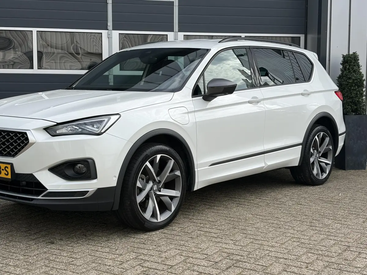 Tarraco 1.4 TSI e-Hybrid PHEV FR Business | LED | Keyless | Elektrische klep | Virtual | 20 Inch | Camera |