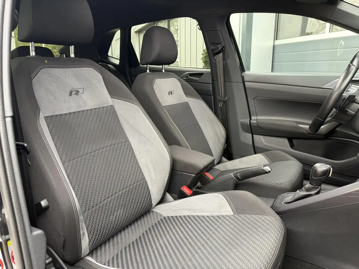 Polo 1.5 TSI Highline Business 3x R-Line | Pano | CarPlay | Keyless | Camera | LED | Parkeer sensoren |