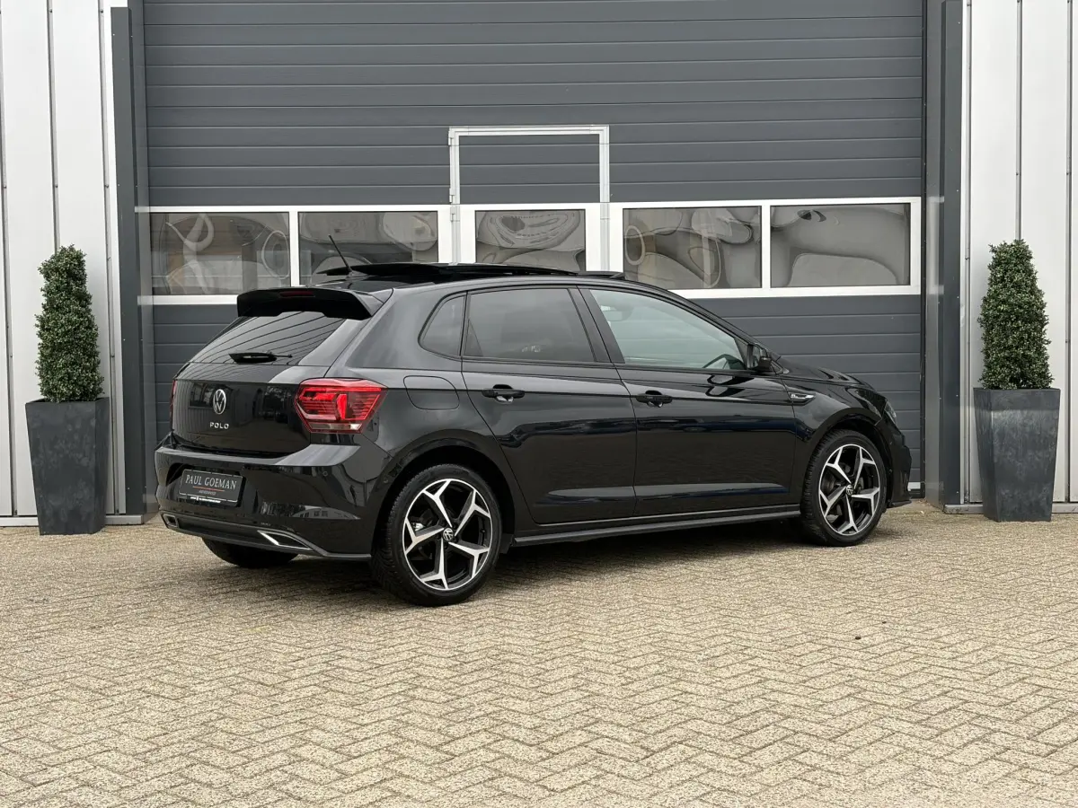 Polo 1.5 TSI Highline Business 3x R-Line | Pano | CarPlay | Keyless | Camera | LED | Parkeer sensoren |