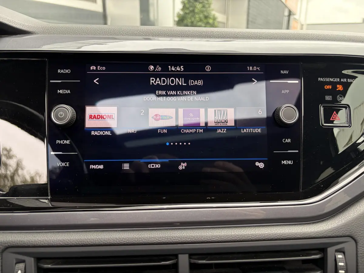 Polo 1.5 TSI Highline Business 3x R-Line | Pano | CarPlay | Keyless | Camera | LED | Parkeer sensoren |