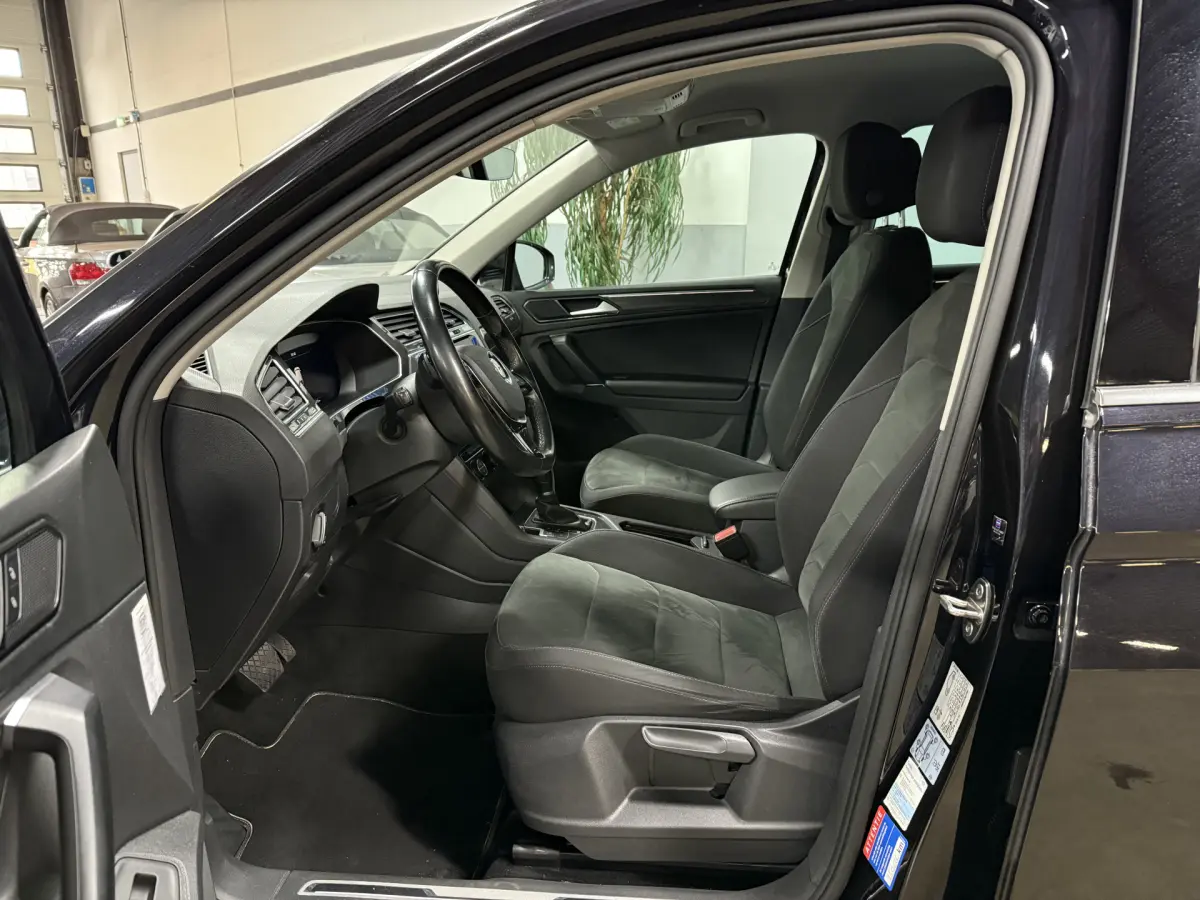 Tiguan 1.4 TSI ACT Highline Business R exterieur // 19 inch // virtual dash