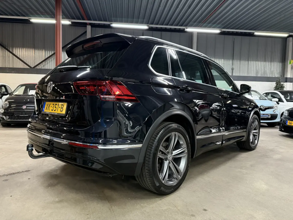 Tiguan 1.4 TSI ACT Highline Business R exterieur // 19 inch // virtual dash