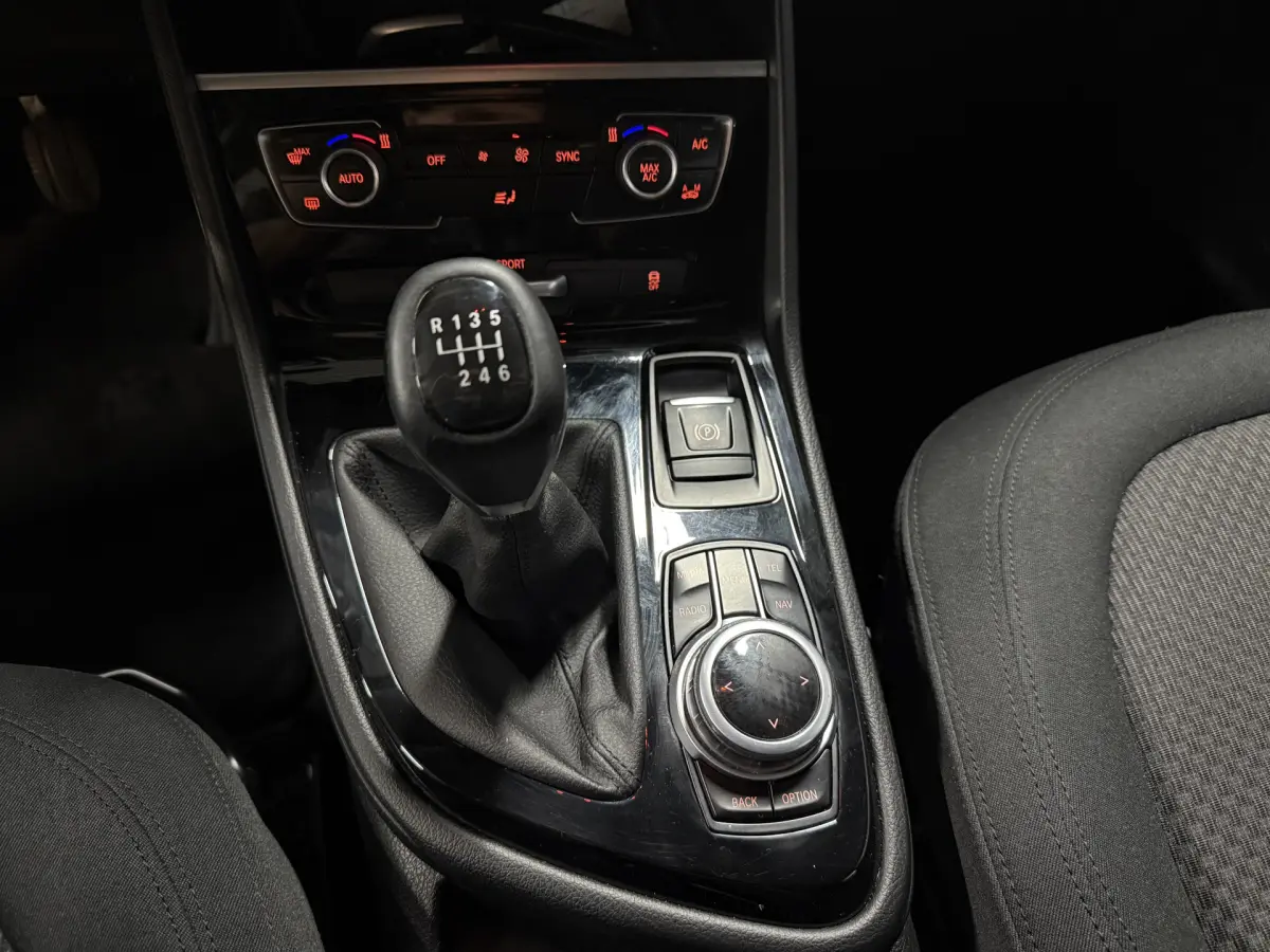 2 Serie Active Tourer 216i Centennial Executive // Ecc // Navi // Pdc