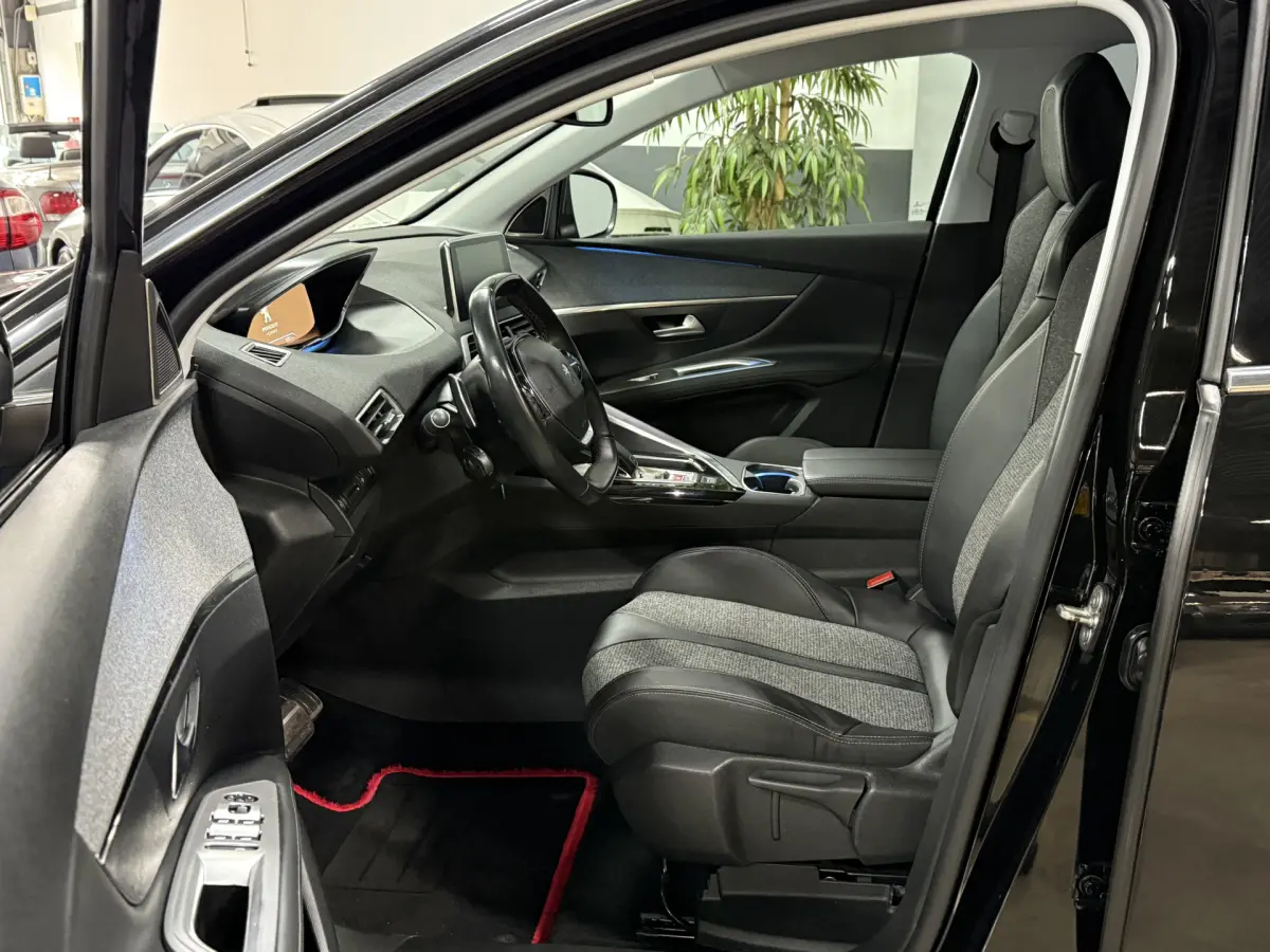 3008 1.6 PureTech Allure // Auto. // Half leer // carplay // 19 inch
