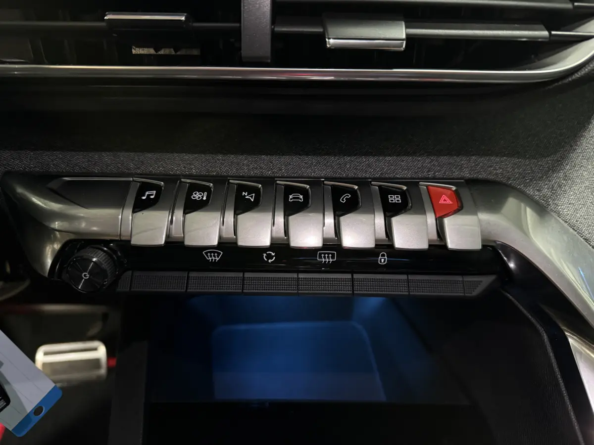 3008 1.6 PureTech Allure // Auto. // Half leer // carplay // 19 inch