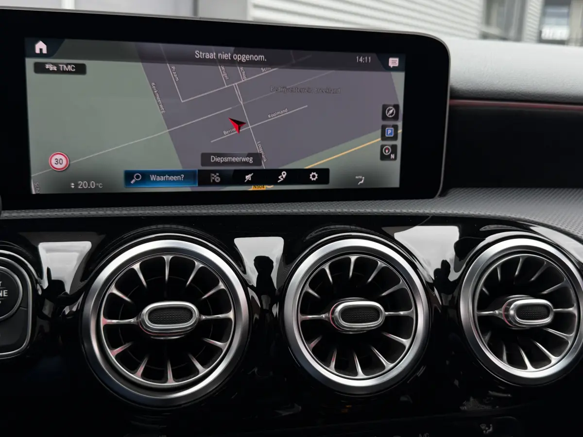 A-Klasse 250 Premium I Aut. I AMG I Leder I Pano.dak I Leder I Camera I Carplay
