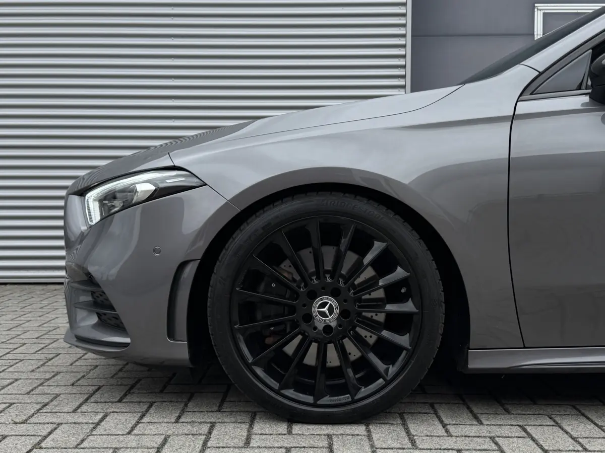 A-Klasse 250 Premium I Aut. I AMG I Leder I Pano.dak I Leder I Camera I Carplay