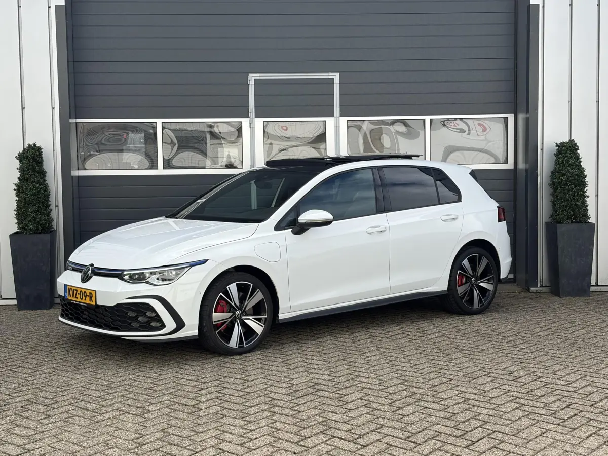 Golf 1.4 eHybrid GTE | Pano | Camera | Keyless | Sensoren | LED |