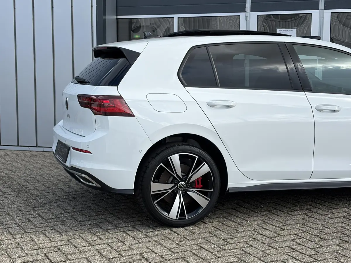 Golf 1.4 eHybrid GTE | Pano | Camera | Keyless | Sensoren | LED |