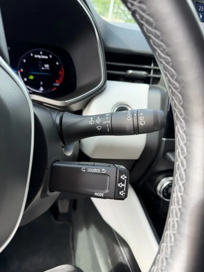 Clio 1.0 TCe 90 Techno | Carplay | Cruise | Camera