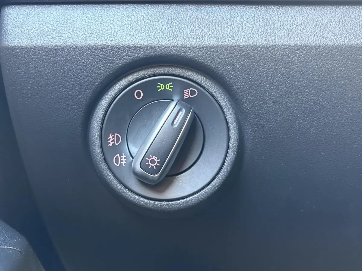 Mii 1.0 FR Connect | Seat sound | Parkeer sensoren | Airco | CV |