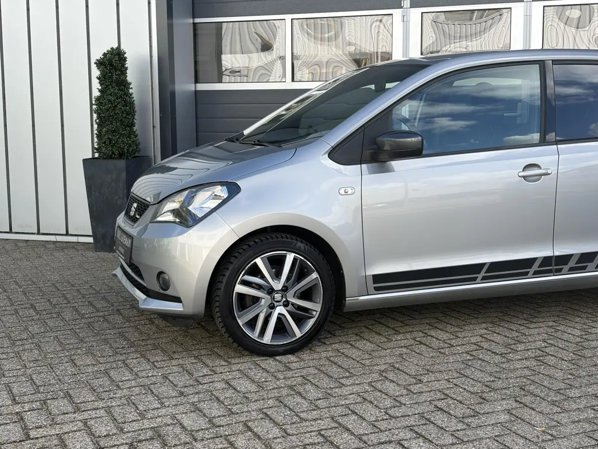 Mii 1.0 FR Connect | Seat sound | Parkeer sensoren | Airco | CV |