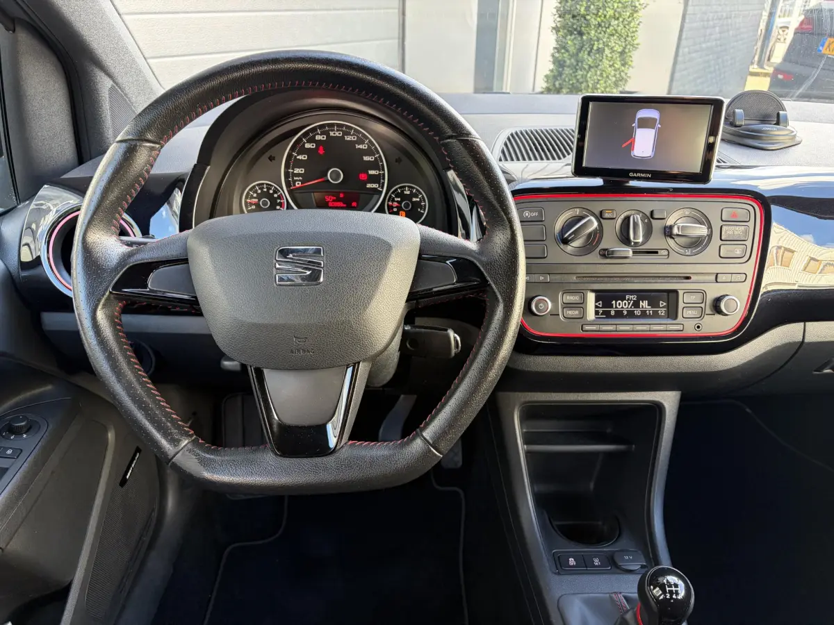 Mii 1.0 FR Connect | Seat sound | Parkeer sensoren | Airco | CV |