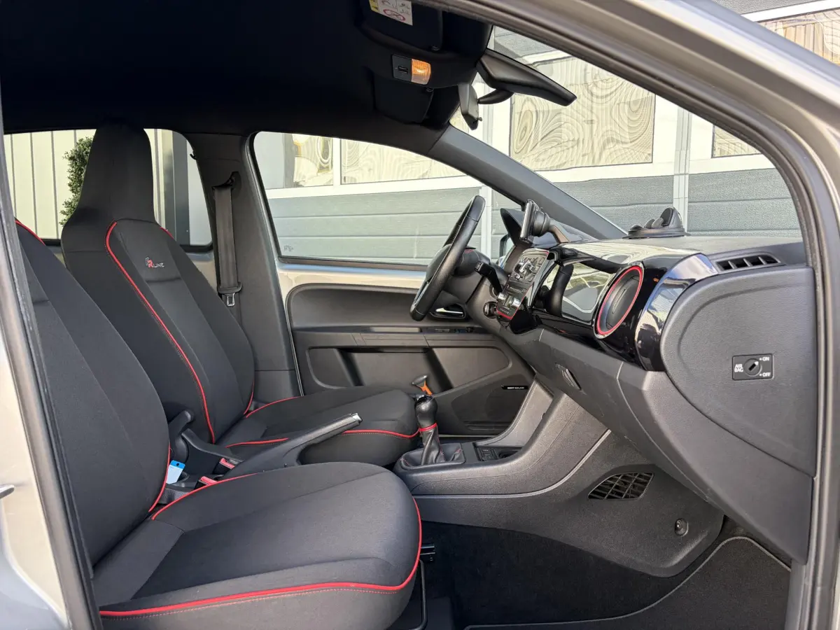 Mii 1.0 FR Connect | Seat sound | Parkeer sensoren | Airco | CV |