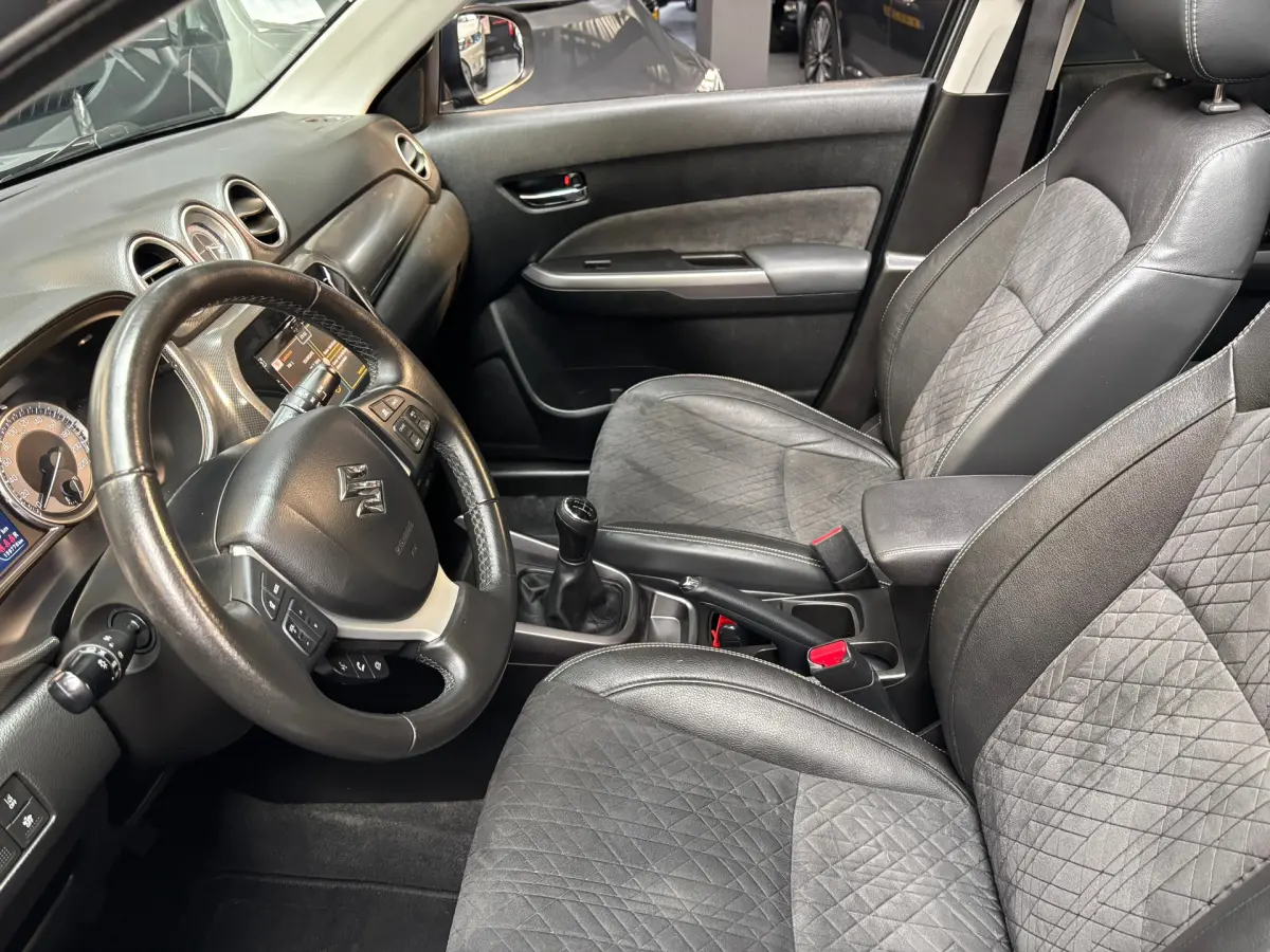 Vitara 1.0 Boosterjet Stijl / Camera / Panorama Dak