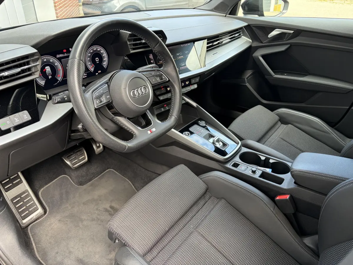 A3 Sportback 35 TFSI 3x S Line edition | Pano | B&O | Camera | Elek stoelen | 19 inch |