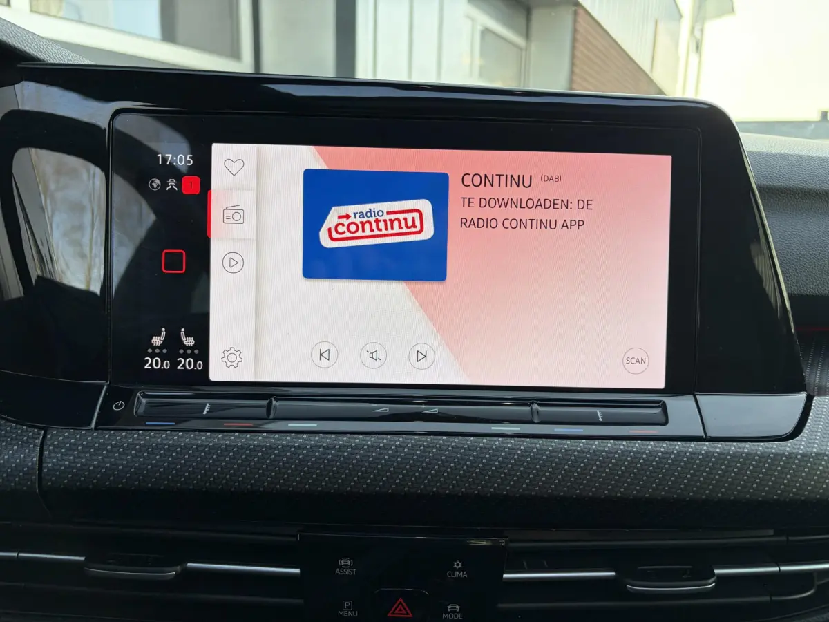 Golf 1.5 eTSI R-Line Business | Panoramadak | Keyless | Stoel verwarming | Camera |
