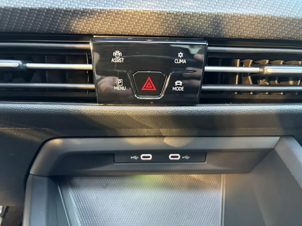 Golf 1.5 eTSI R-Line | Pano | LED | Stoel verwarming | 3x R-Line | Camera |