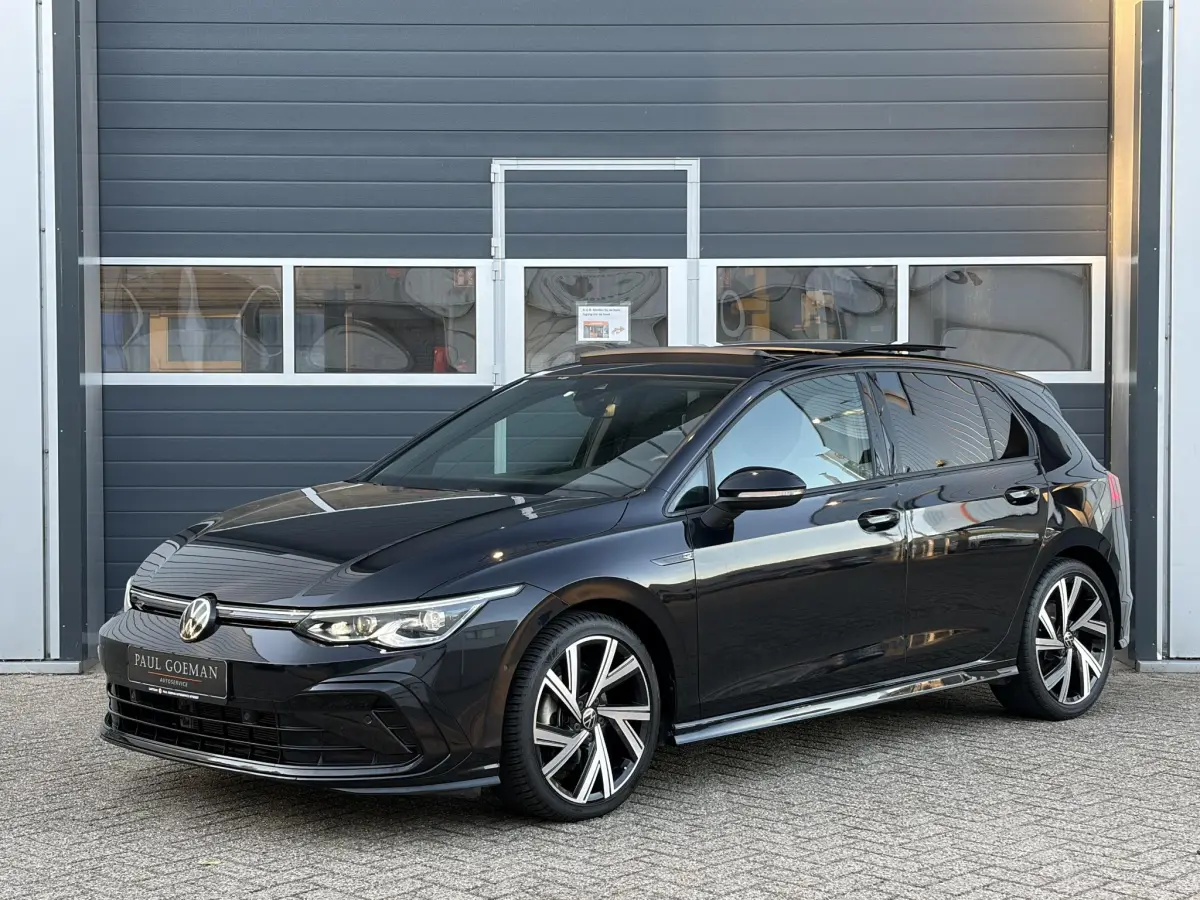 Golf 1.5 eTSI R-Line | Pano | LED | Stoel verwarming | 3x R-Line | Camera |