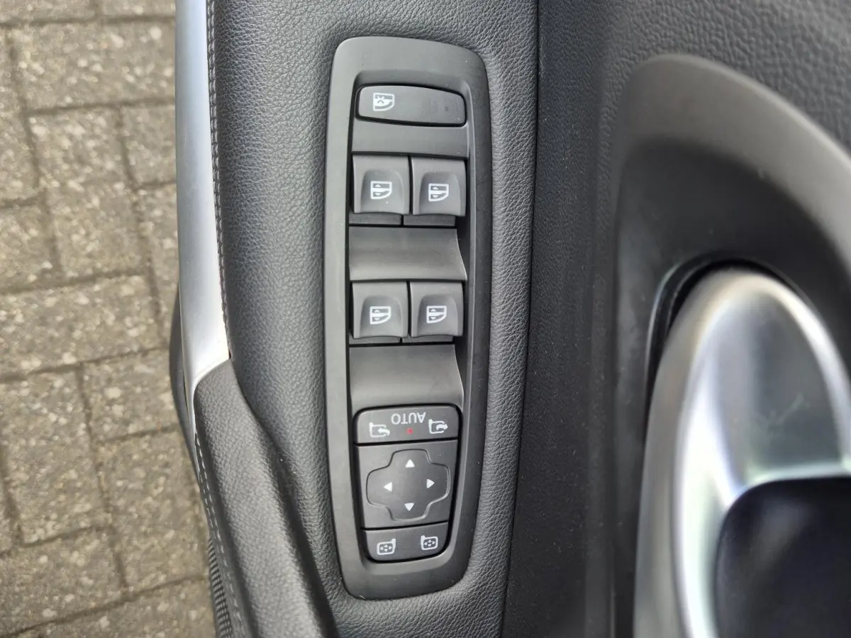 Kadjar 1.3 TCe 140 EDC AUTOMAAT Intens Leder interieur, Camera, Navigatie, Trekhaak, Easy Life Pack