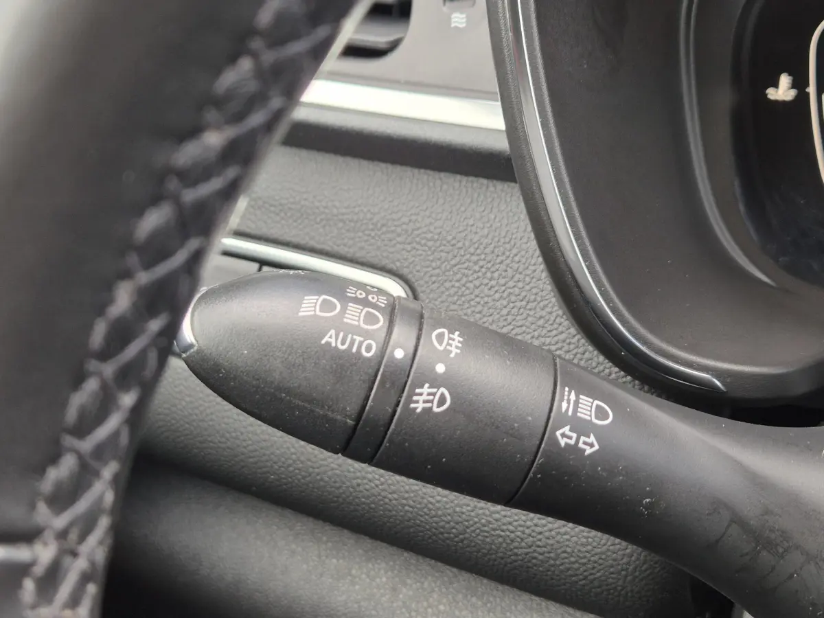 Kadjar 1.3 TCe 140 EDC AUTOMAAT Intens Leder interieur, Camera, Navigatie, Trekhaak, Easy Life Pack