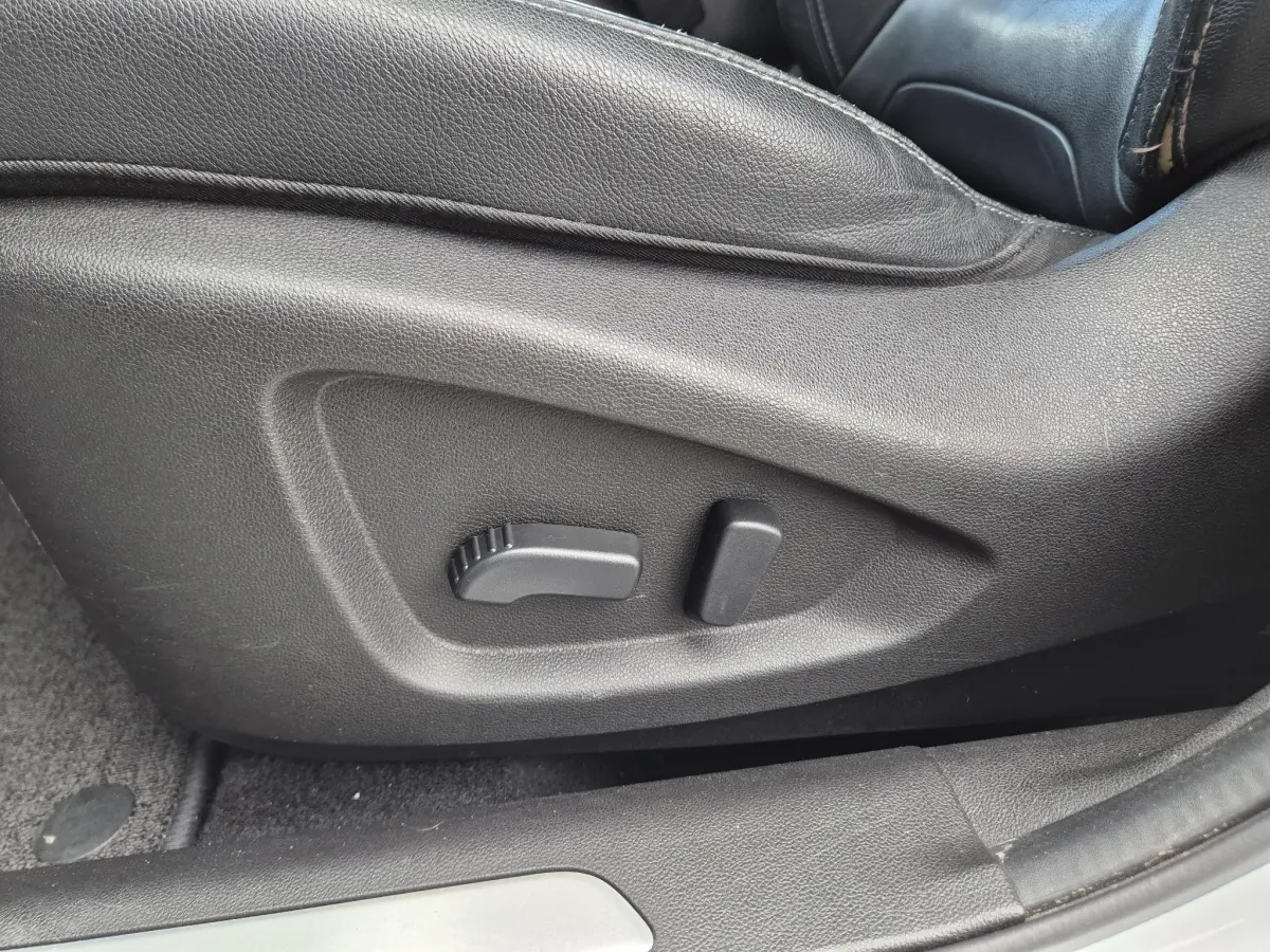 Kadjar 1.3 TCe 140 EDC AUTOMAAT Intens Leder interieur, Camera, Navigatie, Trekhaak, Easy Life Pack