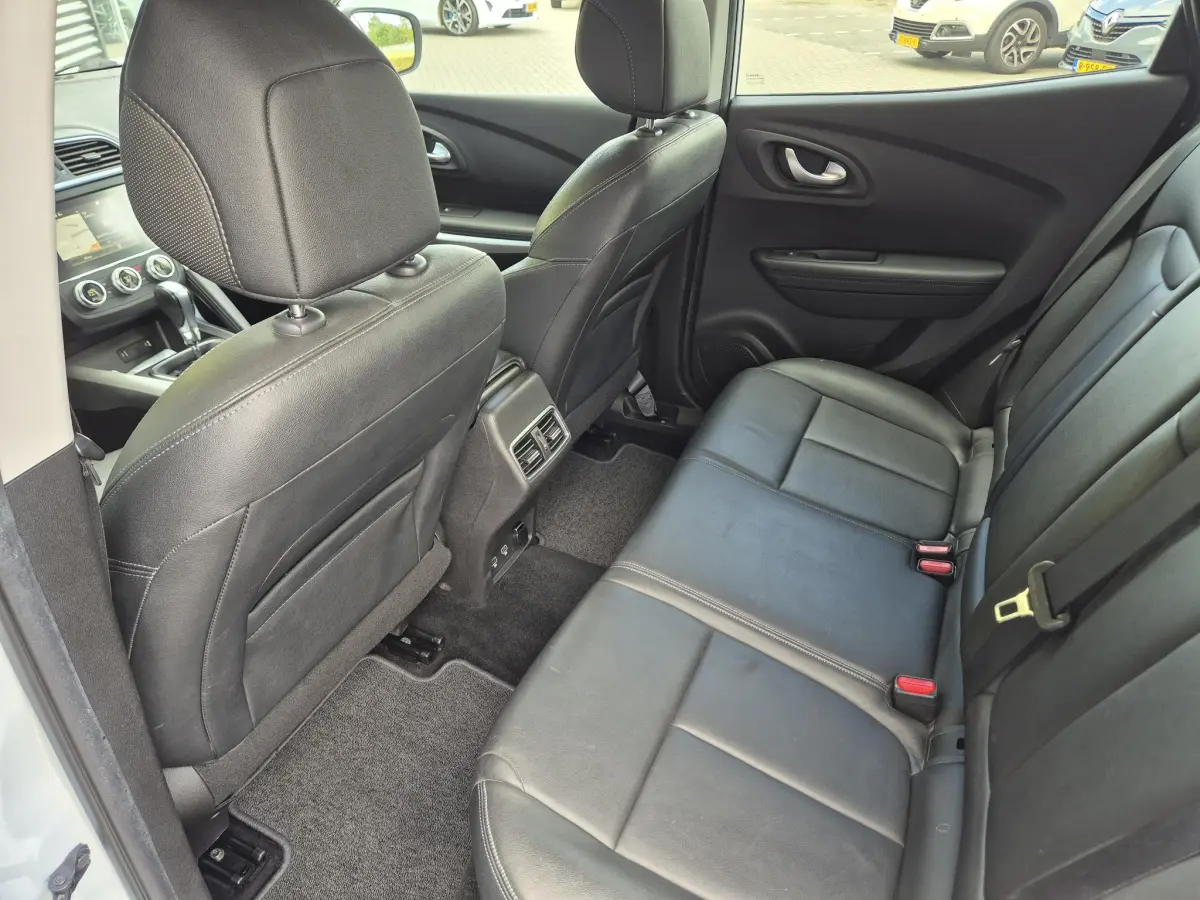 Kadjar 1.3 TCe 140 EDC AUTOMAAT Intens Leder interieur, Camera, Navigatie, Trekhaak, Easy Life Pack