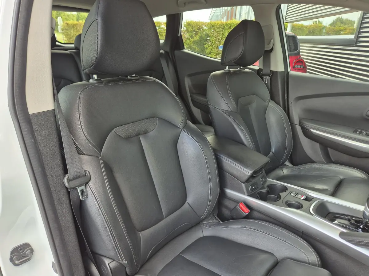 Kadjar 1.3 TCe 140 EDC AUTOMAAT Intens Leder interieur, Camera, Navigatie, Trekhaak, Easy Life Pack