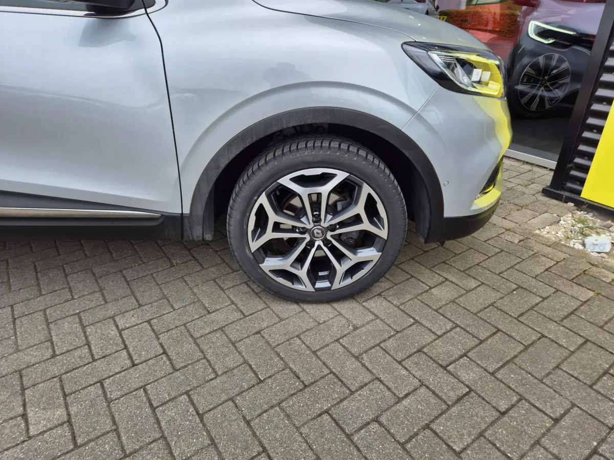 Kadjar 1.3 TCe 140 EDC AUTOMAAT Techno All Season banden, LED, Blind Spot detectie, Camera, Navigatie, Appl