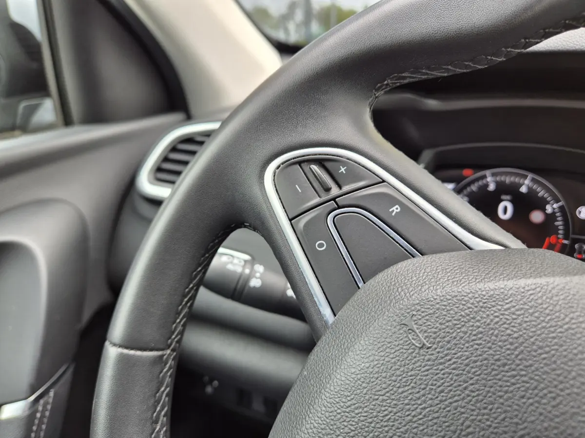 Kadjar 1.3 TCe 140 EDC AUTOMAAT Techno All Season banden, LED, Blind Spot detectie, Camera, Navigatie, Appl