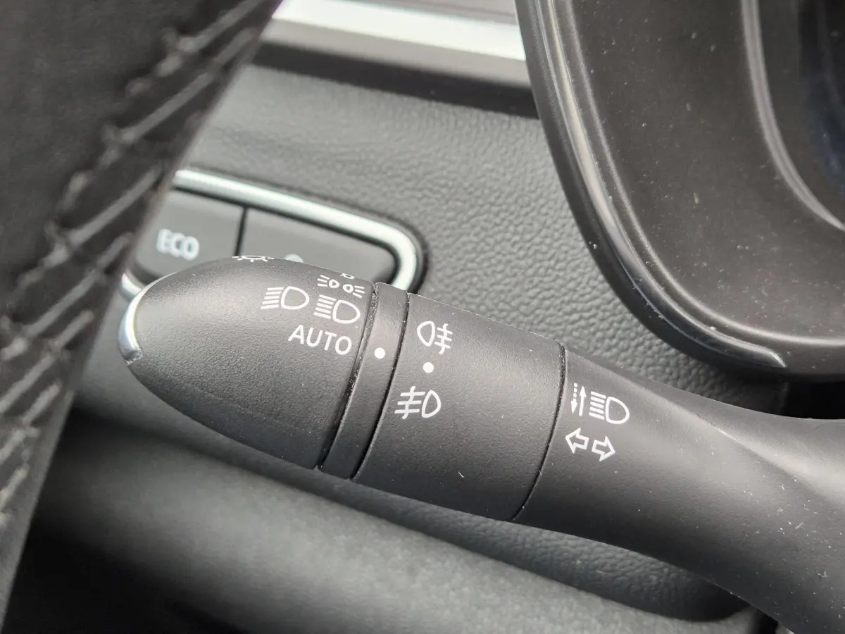 Kadjar 1.3 TCe 140 EDC AUTOMAAT Techno All Season banden, LED, Blind Spot detectie, Camera, Navigatie, Appl