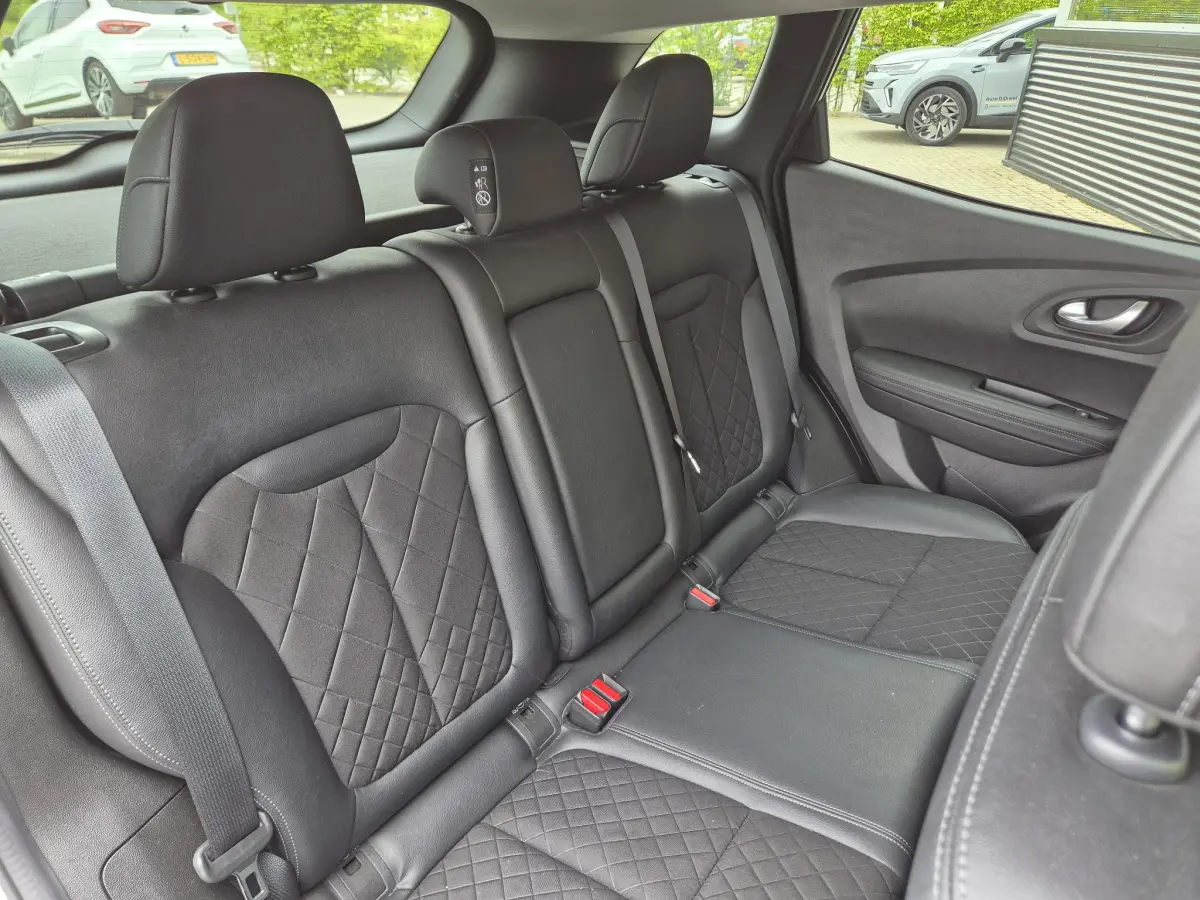 Kadjar 1.3 TCe 140 EDC AUTOMAAT Techno All Season banden, LED, Blind Spot detectie, Camera, Navigatie, Appl