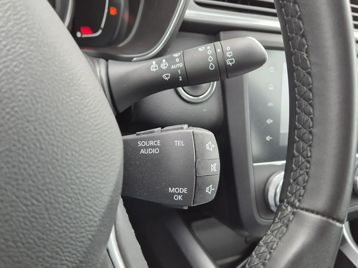 Kadjar 1.3 TCe 140 EDC AUTOMAAT Techno All Season banden, LED, Blind Spot detectie, Camera, Navigatie, Appl