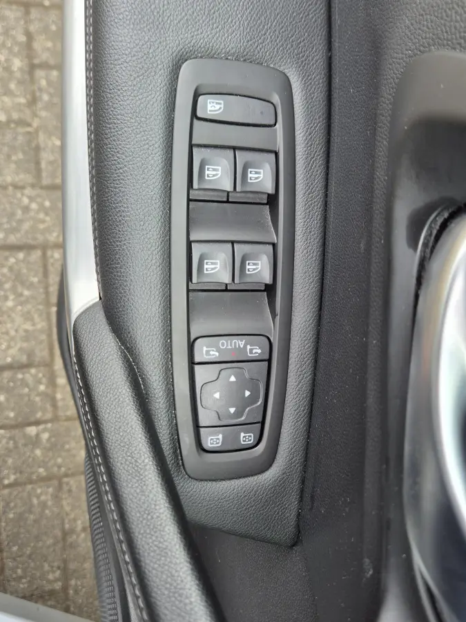Kadjar 1.3 TCe 140 EDC AUTOMAAT Techno All Season banden, LED, Blind Spot detectie, Camera, Navigatie, Appl