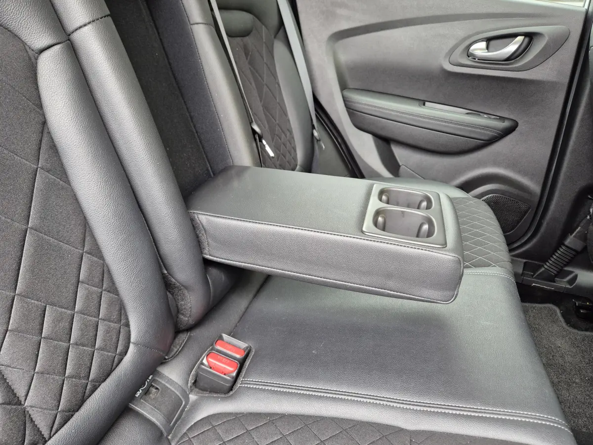 Kadjar 1.3 TCe 140 EDC AUTOMAAT Techno All Season banden, LED, Blind Spot detectie, Camera, Navigatie, Appl