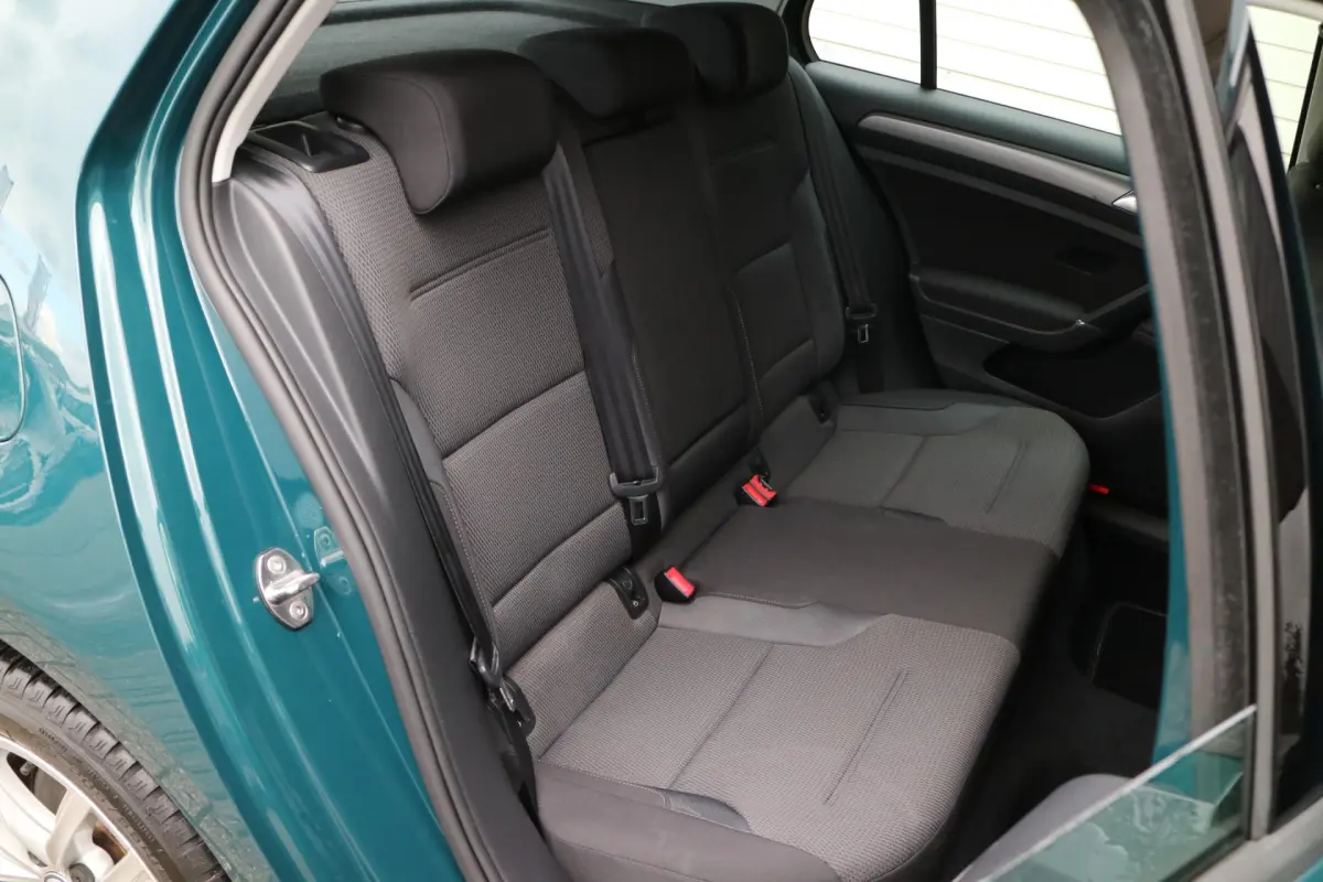 Golf 1.0 TSI Comfortline | PDC | Stoelverwarming |