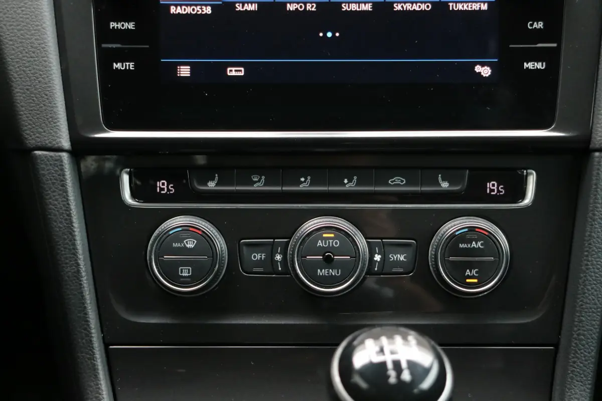 Golf 1.0 TSI Comfortline | PDC | Stoelverwarming |