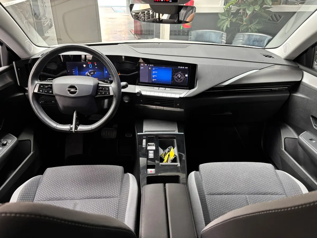 Astra 1.6 Hybrid Edition Carplay
